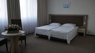Отель Hotel Mieszko Гожув-Велькопольски Двухместный номер «Премиум» с 1 кроватью или 2 отдельными кроватями-6